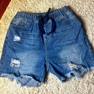 WOMENS 2XL DISTRESSED DENIM SHORTS PREOWNED